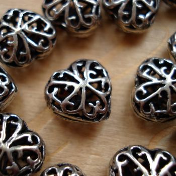 SMALL FILIGREE HEART